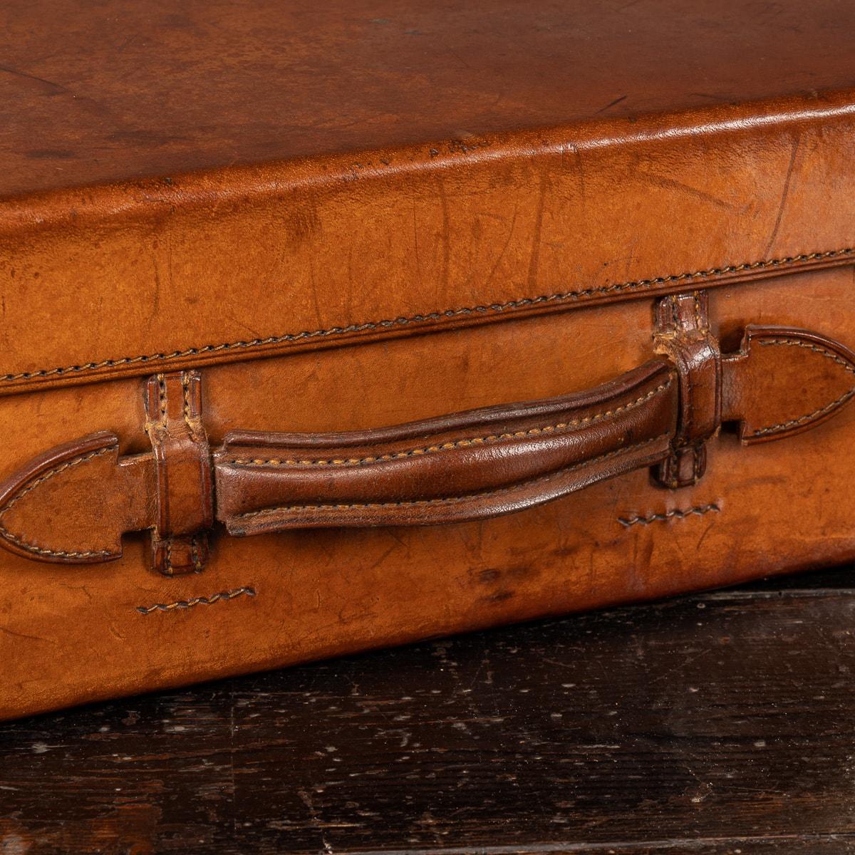Antique 20th Century Small Bridle Leather Hat Trunk c.1920 7