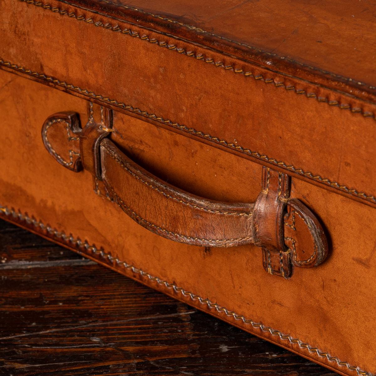 Antique 20th Century Small Bridle Leather Hat Trunk c.1920 13