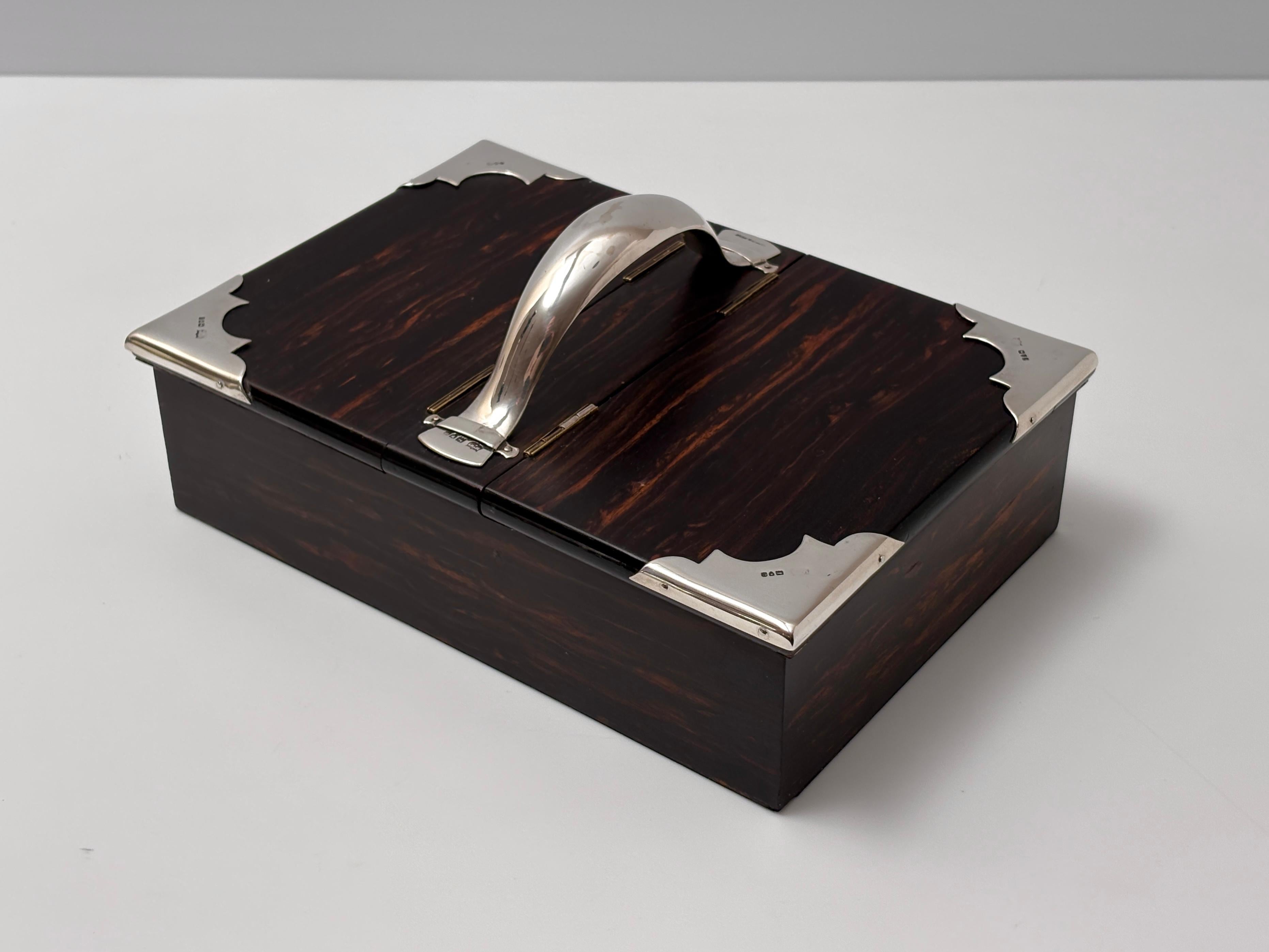 Caja para puros antigua del siglo XX de plata de ley y madera de Coromandel Mappin & Webb Británico en venta