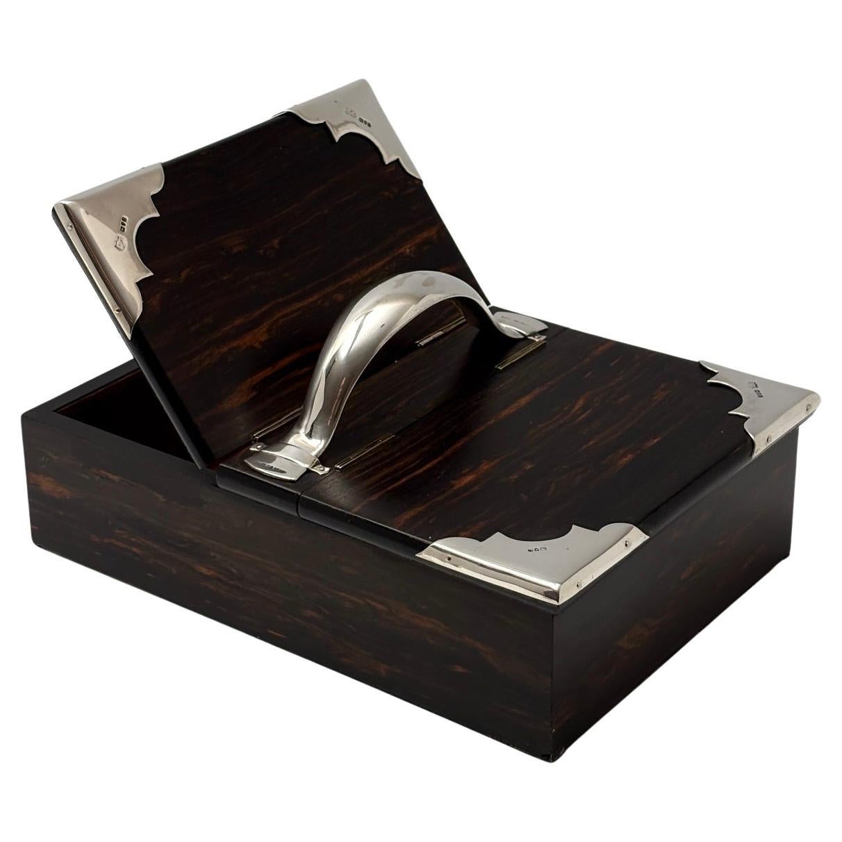 What does coromandel wood look like?