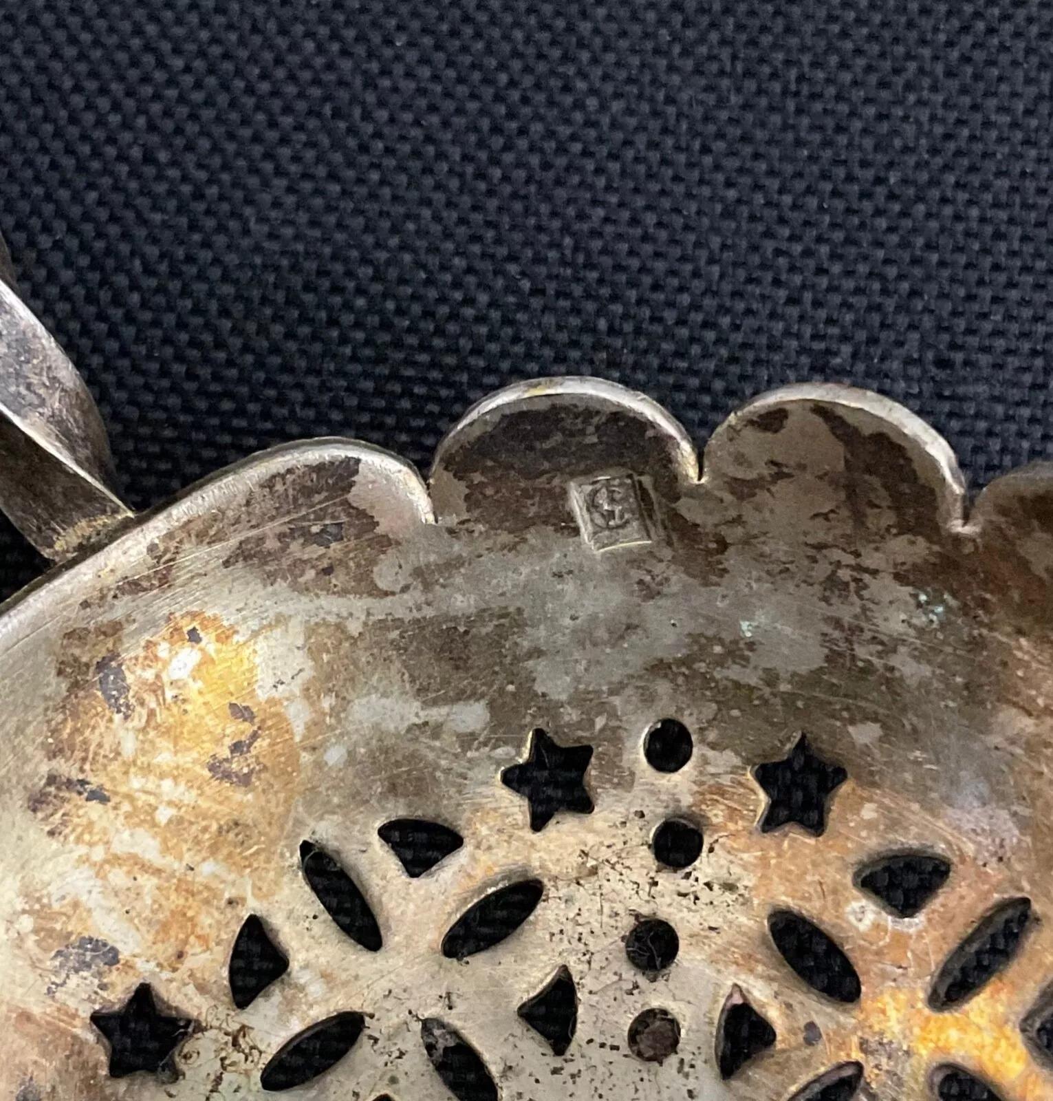 Antico cucchiaio da setaccio in argento ritorto del XX secolo - 2Y533 in vendita 3