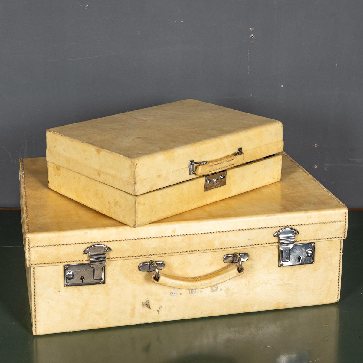 Antike 20. Jahrhundert Vellum Overnight Case von Royal Doulton c.1920 im Angebot 7
