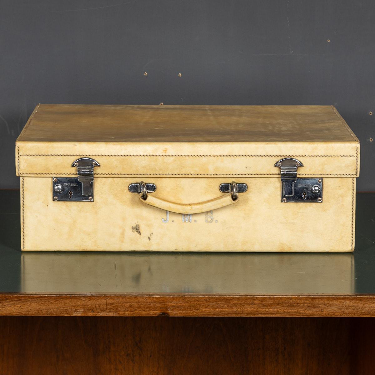 British Antique 20th Century Vellum Overnight Case By Royal Doulton c.1920 For Sale
