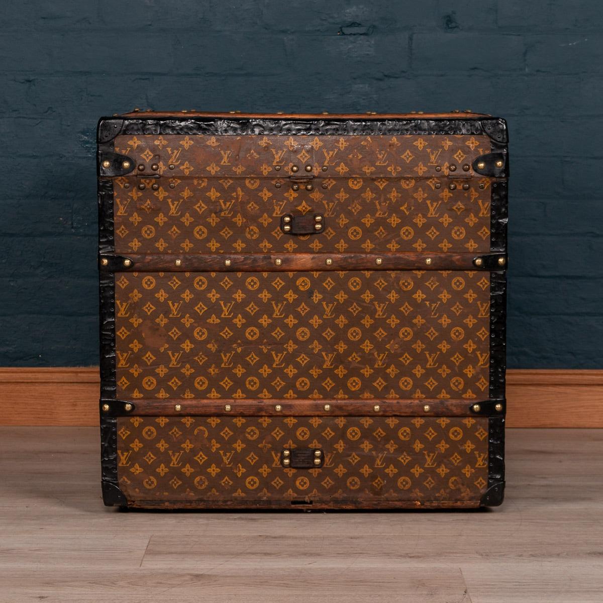 French Antique 20th Century Very Rare Louis Vuitton Hat Trunk, circa 1900