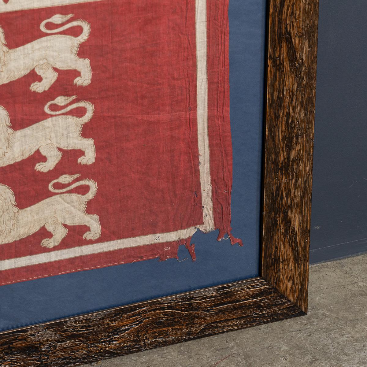 Antike viktorianische gerahmte königliche Standardflagge des 20. Jahrhunderts um 1900 im Angebot 4