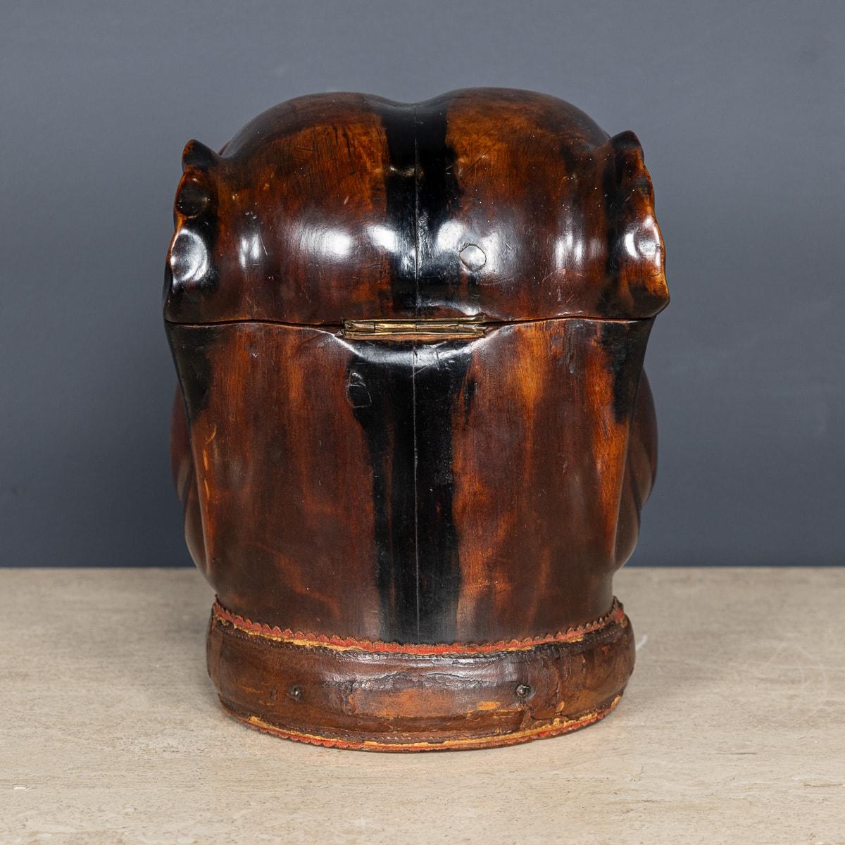 Antikes viktorianisches Lignum Vitae-Tabakglas mit Bulldogge aus dem 20. Jahrhundert, um 1900 im Zustand „Gut“ im Angebot in Royal Tunbridge Wells, Kent