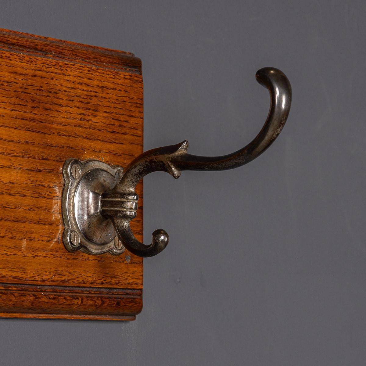 Antique 20th Century Victorian Oak Coat Hook With Carved Horses Head c.1900 5