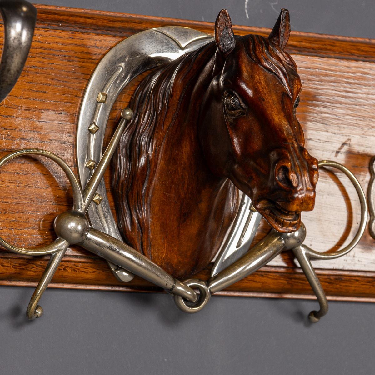 Antique 20th Century Victorian Oak Coat Hook With Carved Horses Head c.1900 In Good Condition In Royal Tunbridge Wells, Kent