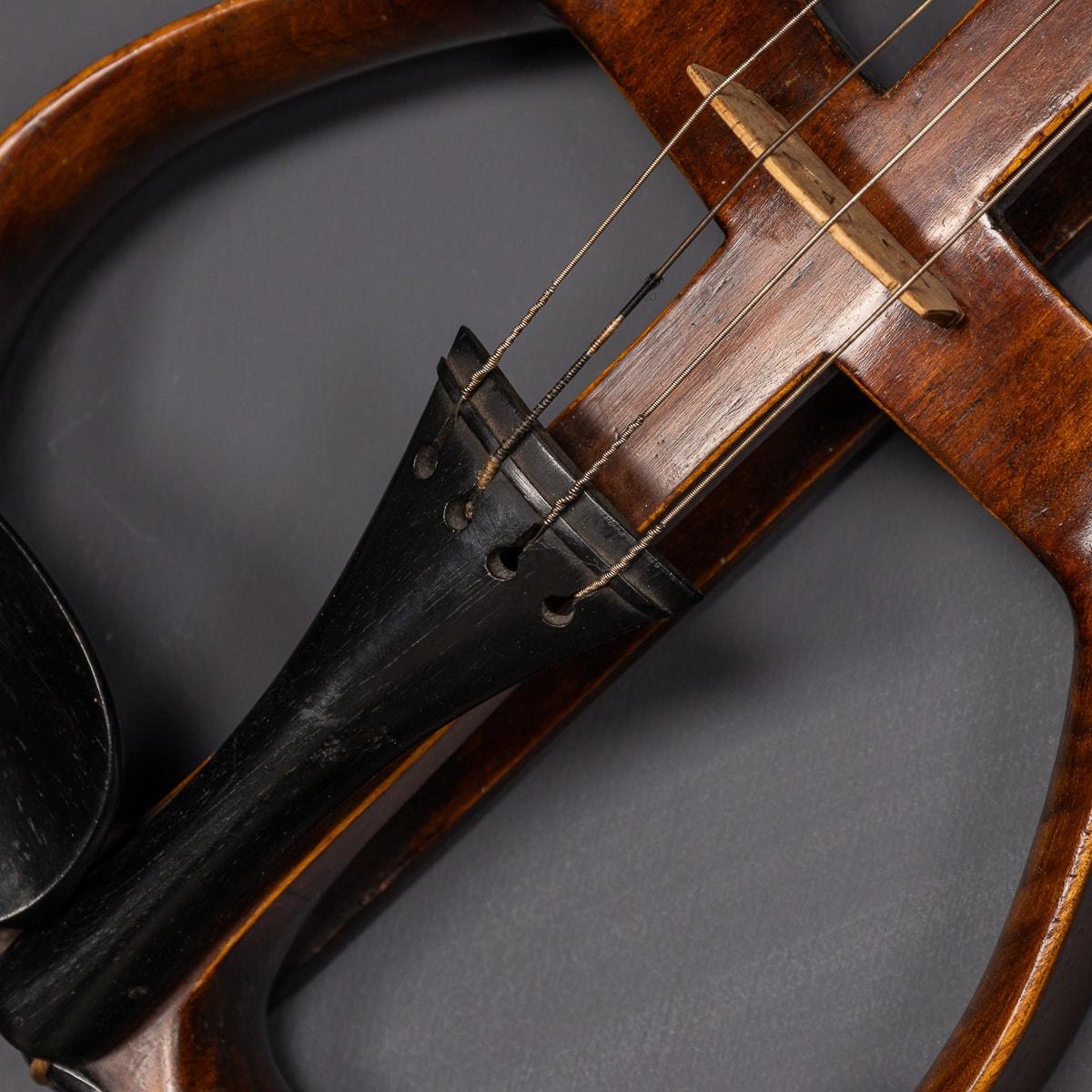 Britannique A.I.C C. Antiquité du 20e siècle, violon d'entraînement victorien, c.1900 en vente