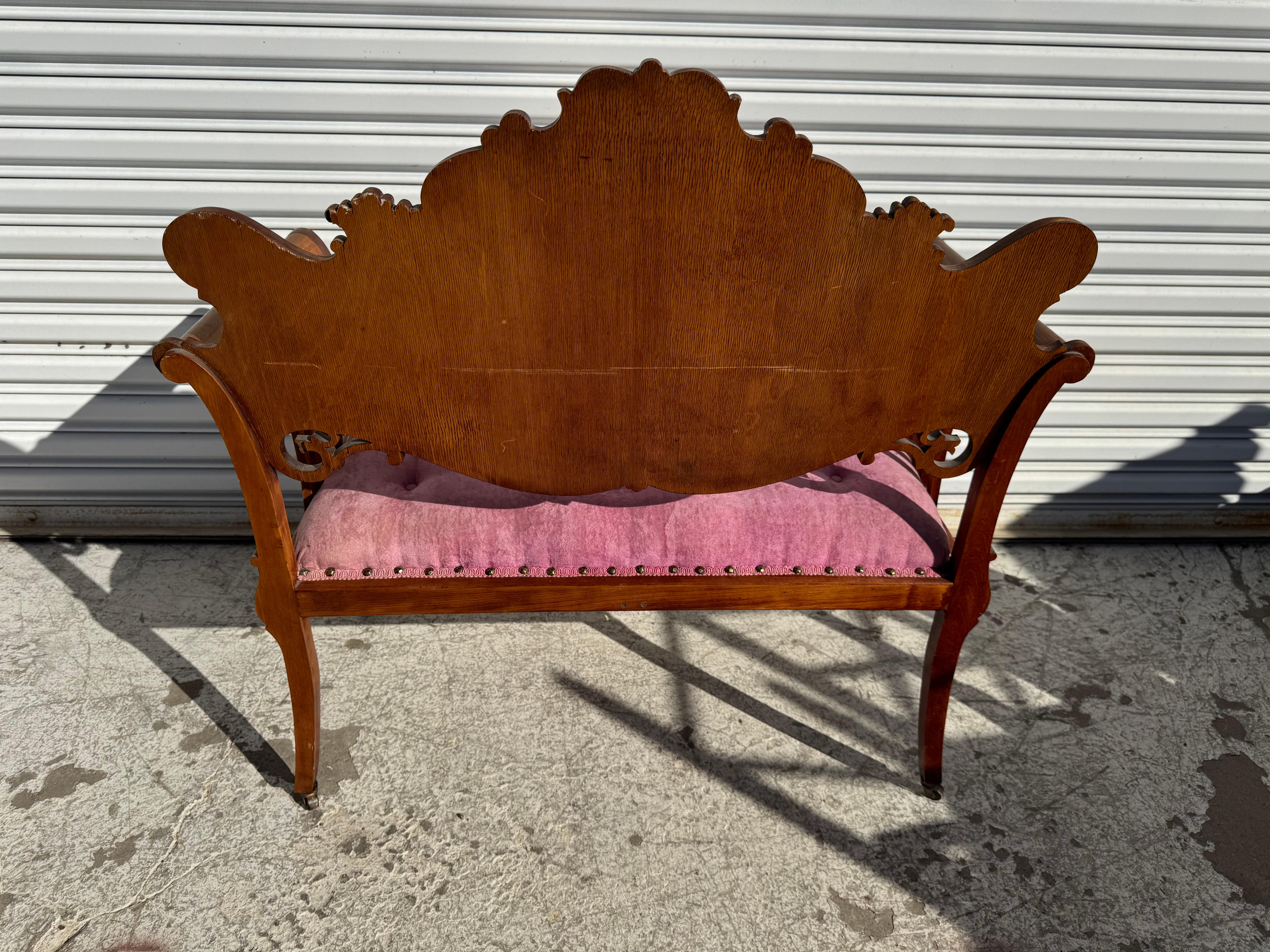 Néo-classique Ancien banc en noyer du 20e siècle en vente