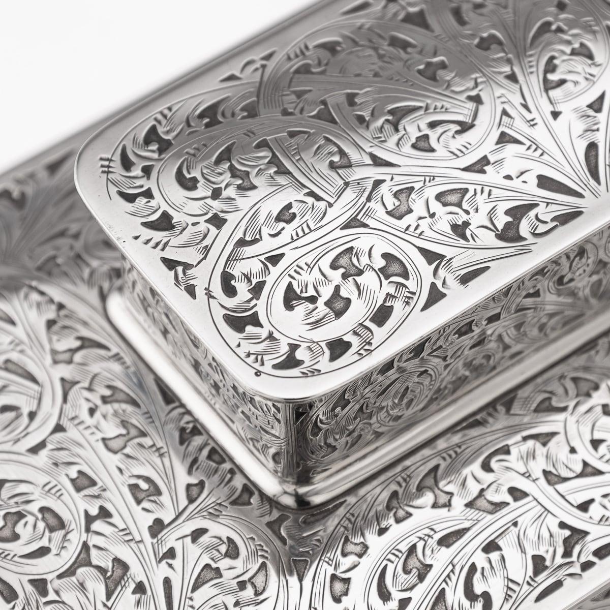 Antigua caja para puros de tres pisos de plata maciza americana del siglo XX, de Tiffany & Co. c.1920 en venta 7