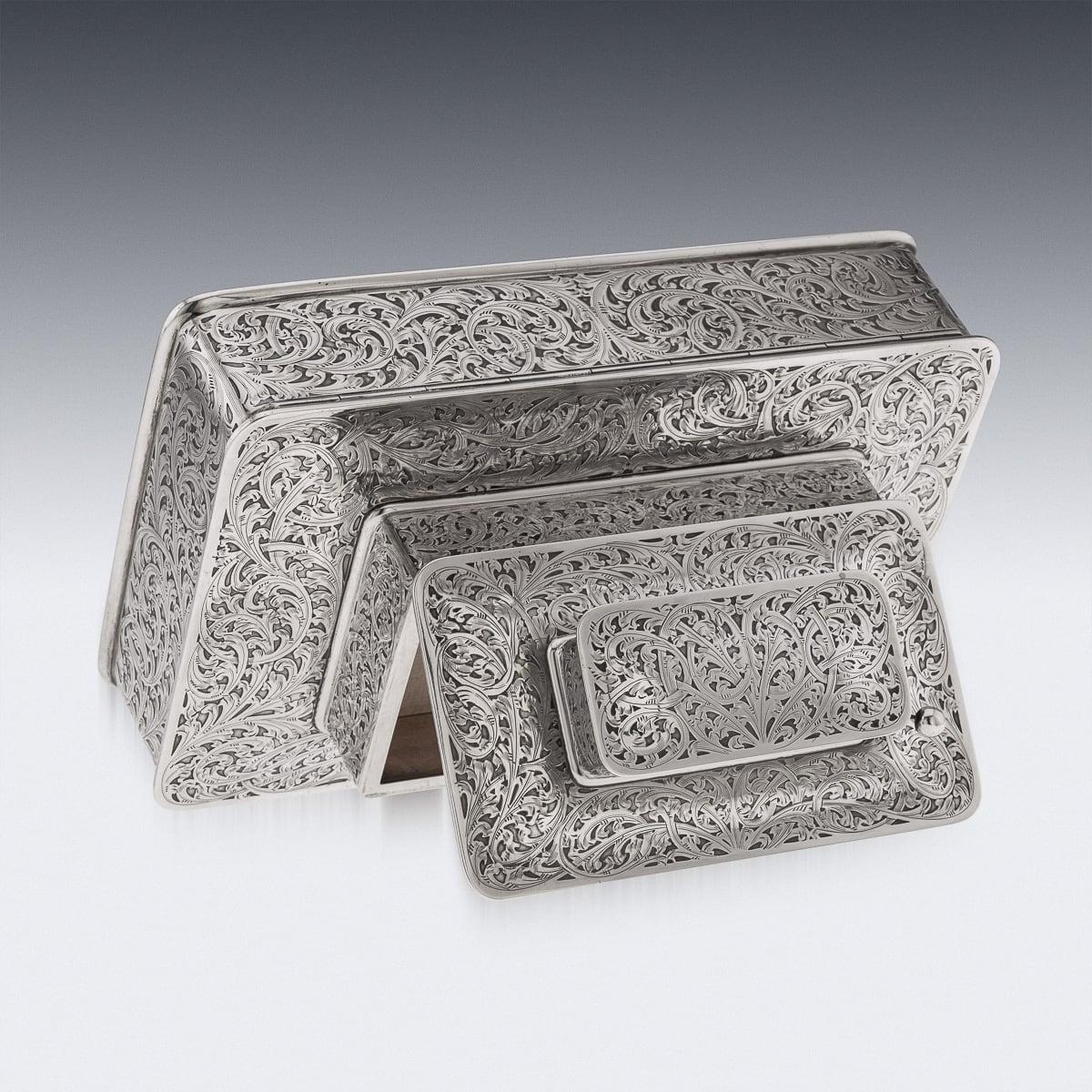 Antigua caja para puros de tres pisos de plata maciza americana del siglo XX, de Tiffany & Co. c.1920 en venta 1