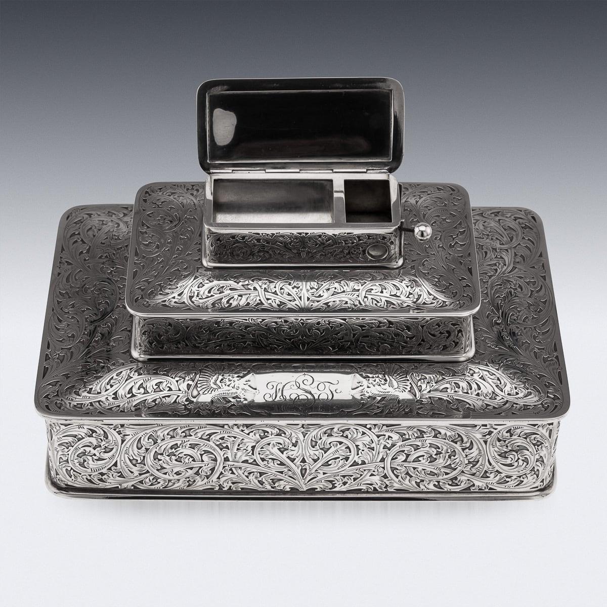 Antigua caja para puros de tres pisos de plata maciza americana del siglo XX, de Tiffany & Co. c.1920 en venta 3