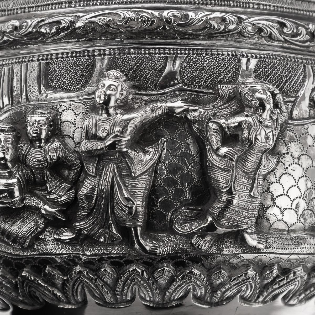 Ancienne coupe en argent massif birman repoussé du 20e siècle 