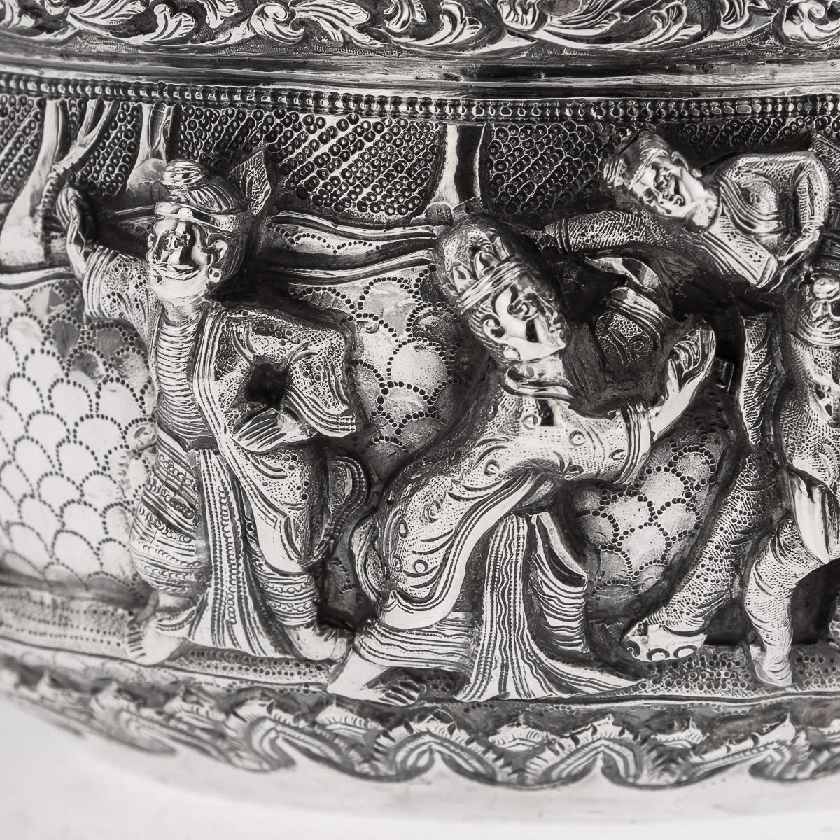 Ancienne coupe en argent massif birman repoussé du 20e siècle 
