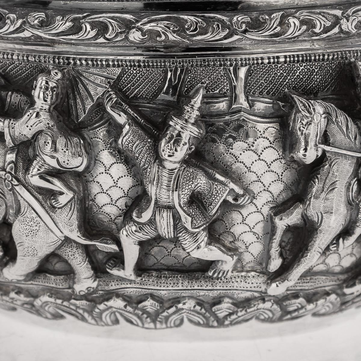 Ancienne coupe en argent massif birman repoussé du 20e siècle 