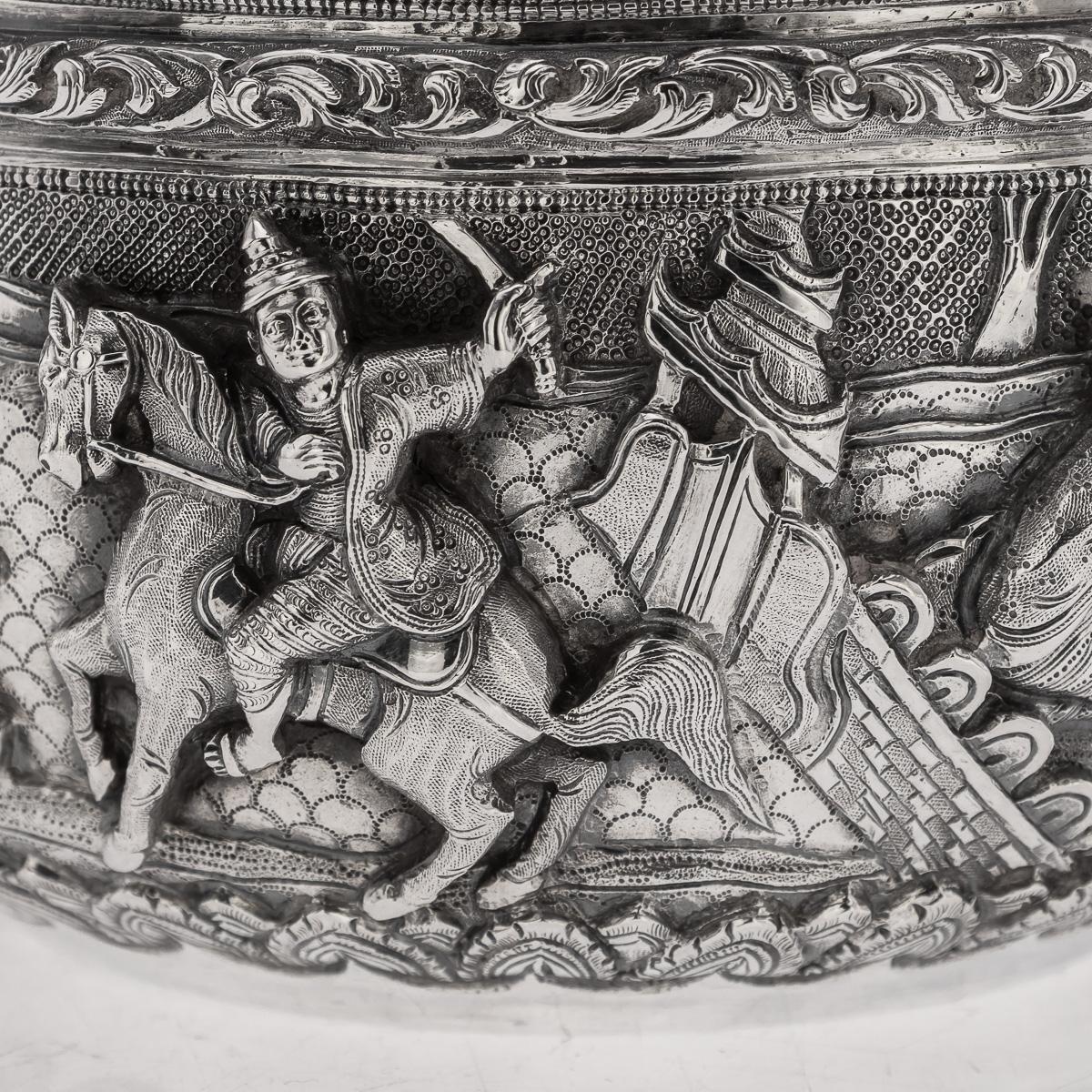 Ancienne coupe en argent massif birman repoussé du 20e siècle 