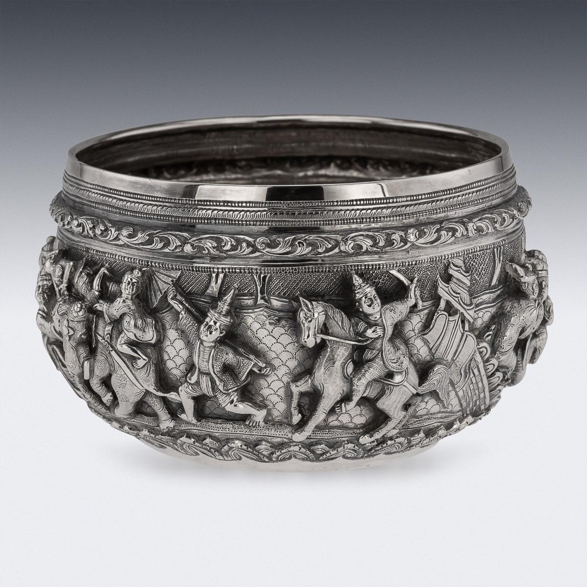 Ancienne coupe en argent massif birman repoussé du 20e siècle 