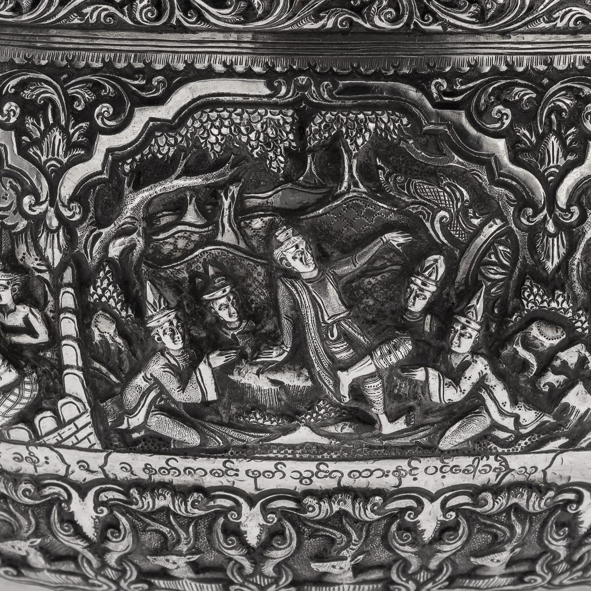 Ancienne coupe birmane en argent massif repoussé du 20e siècle 