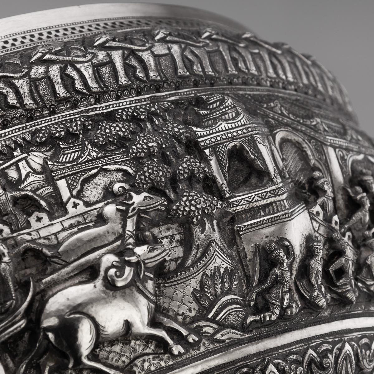 Bol birman antique Jataka en argent massif du 20e siècle, Rangoon vers 1928 en vente 9