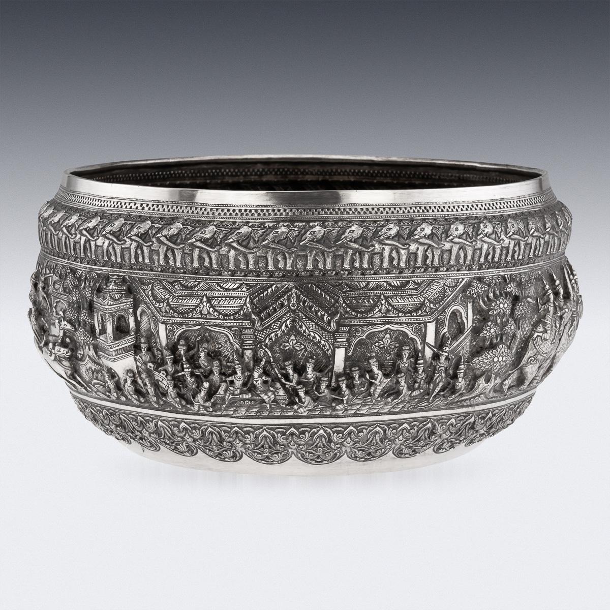 Bol birman antique Jataka en argent massif du 20e siècle, Rangoon vers 1928 Bon état - En vente à Royal Tunbridge Wells, Kent