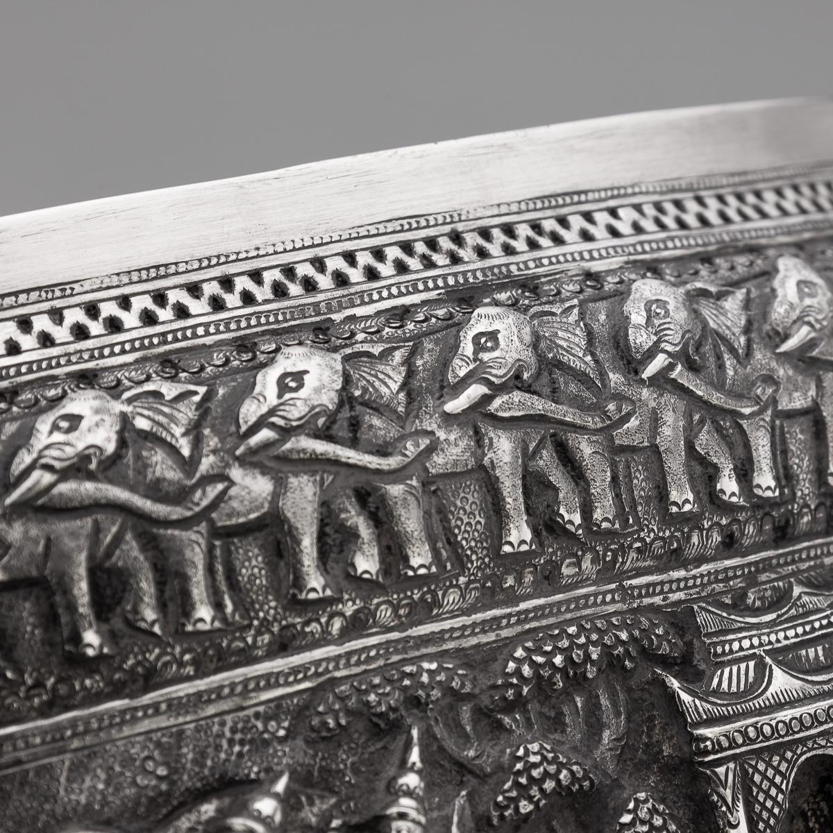 Bol birman antique Jataka en argent massif du 20e siècle, Rangoon vers 1928 en vente 1