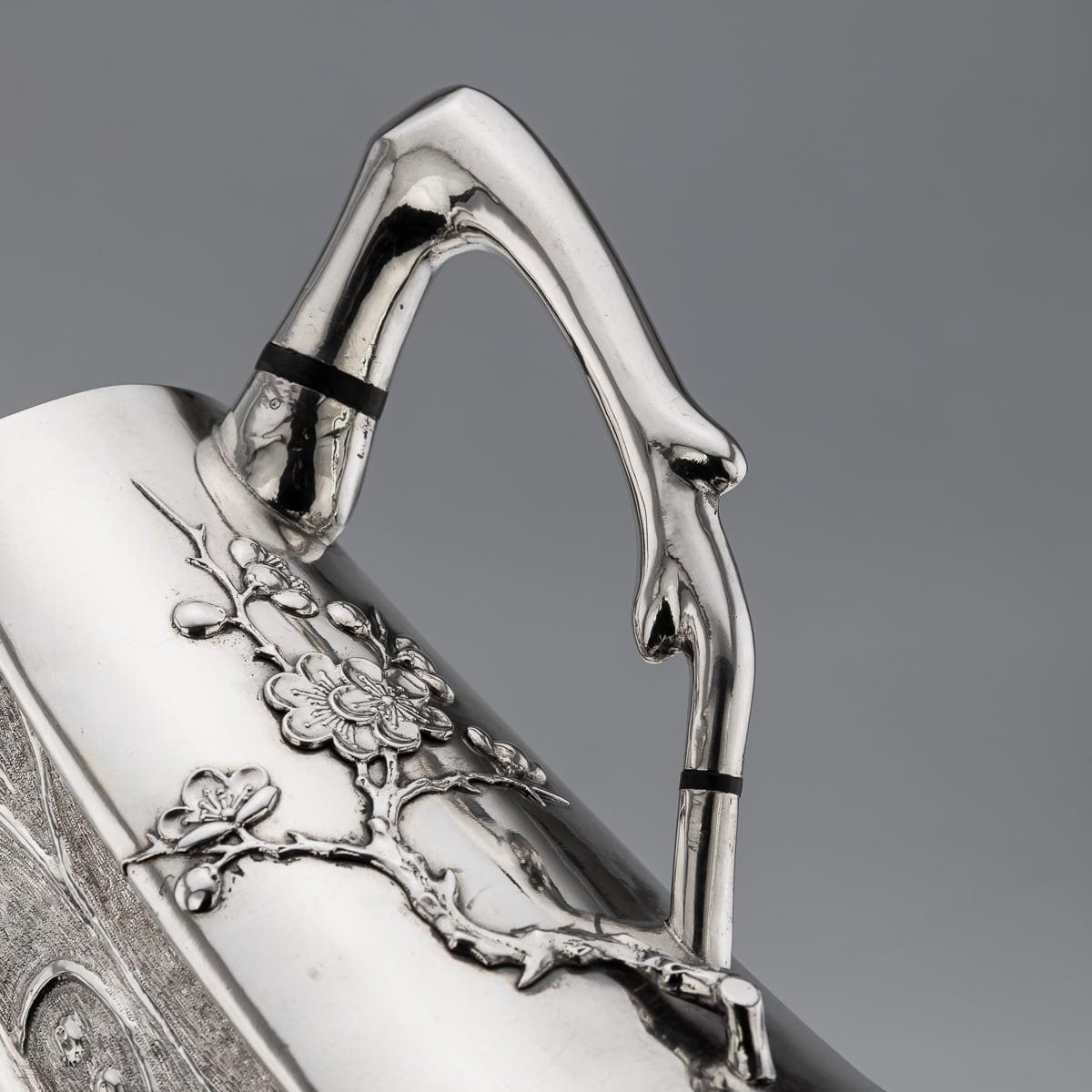Service à thé quatre pièces en argent massif exporté de Chine du 20e siècle, Singfat vers 1900 en vente 1