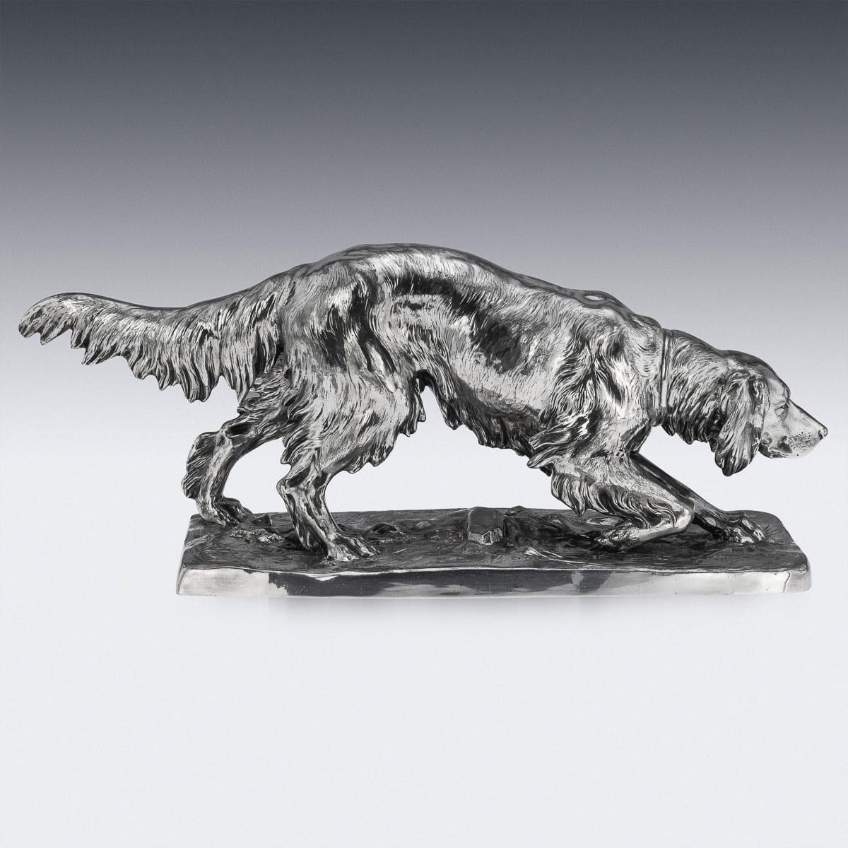 Placcato argento Antica statua di cane da caccia continentale del 20° secolo placcata in argento, C.C. 1910 in vendita