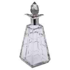 Ancienne carafe en argent massif et verre taillé du 20e siècle, par Asprey, London, c.1911.