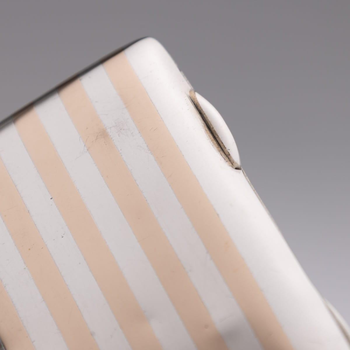 Ancien étui à cartes de visite en argent massif et or du 20e siècle, Chester c.1911 en vente 3