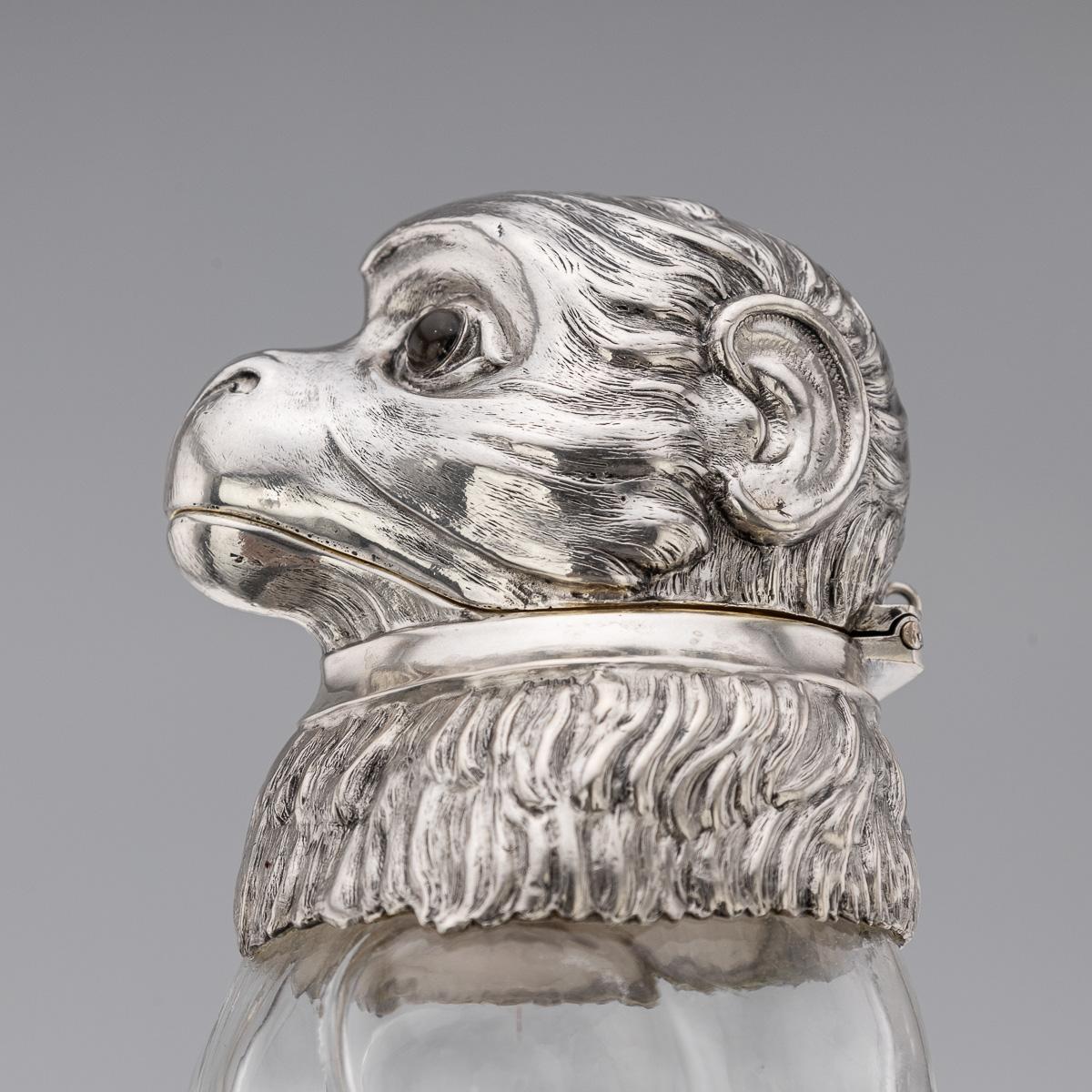 Antiquité allemande du 20e siècle, en argent massif et verre, cruche à claret en forme de singe, c.1900. en vente 3