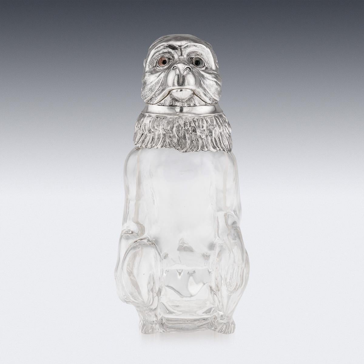 20ième siècle Antiquité allemande du 20e siècle, en argent massif et verre, cruche à claret en forme de singe, c.1900. en vente