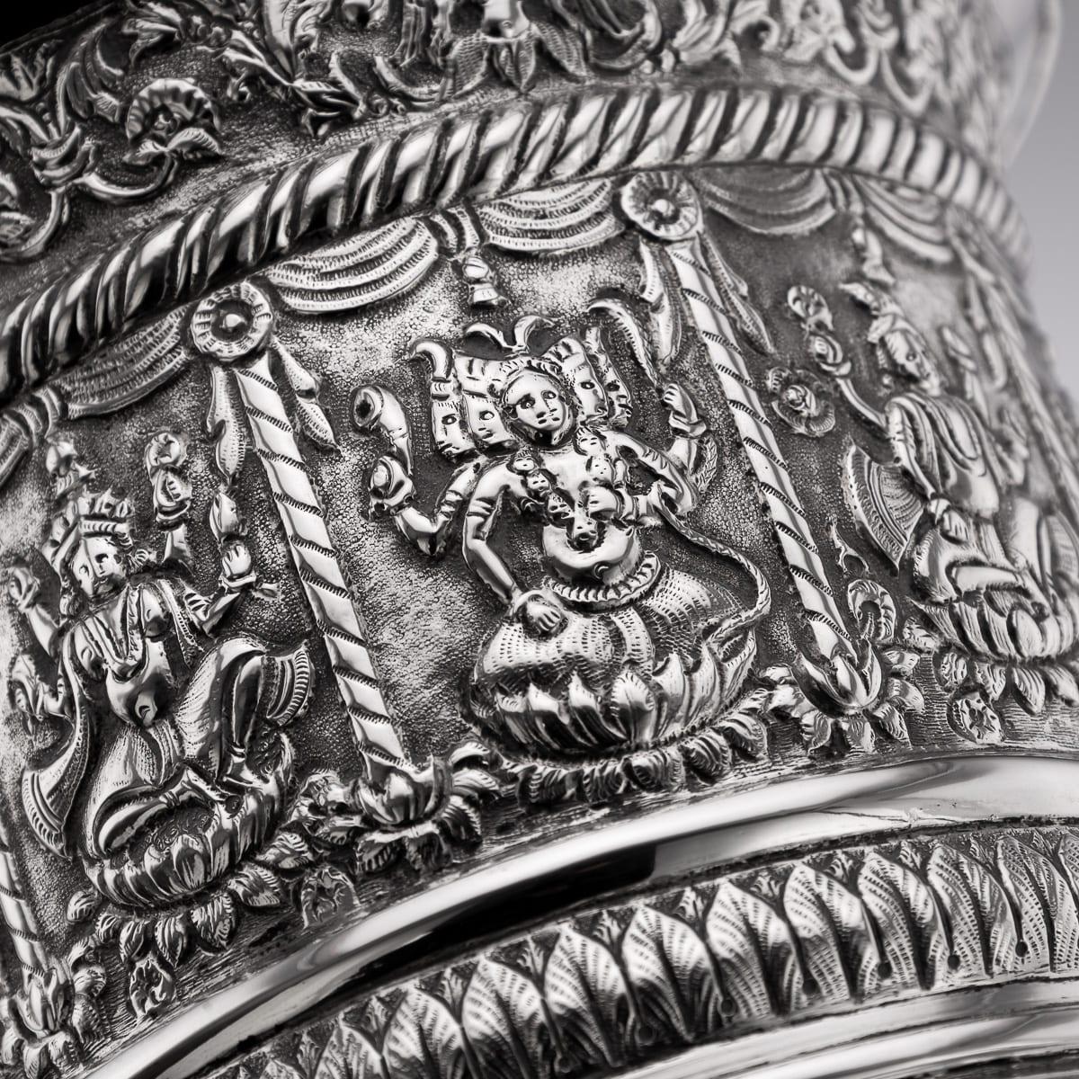 A.I.C C. Silver Repoussé, Dass & Dutt c.1900 en vente 6