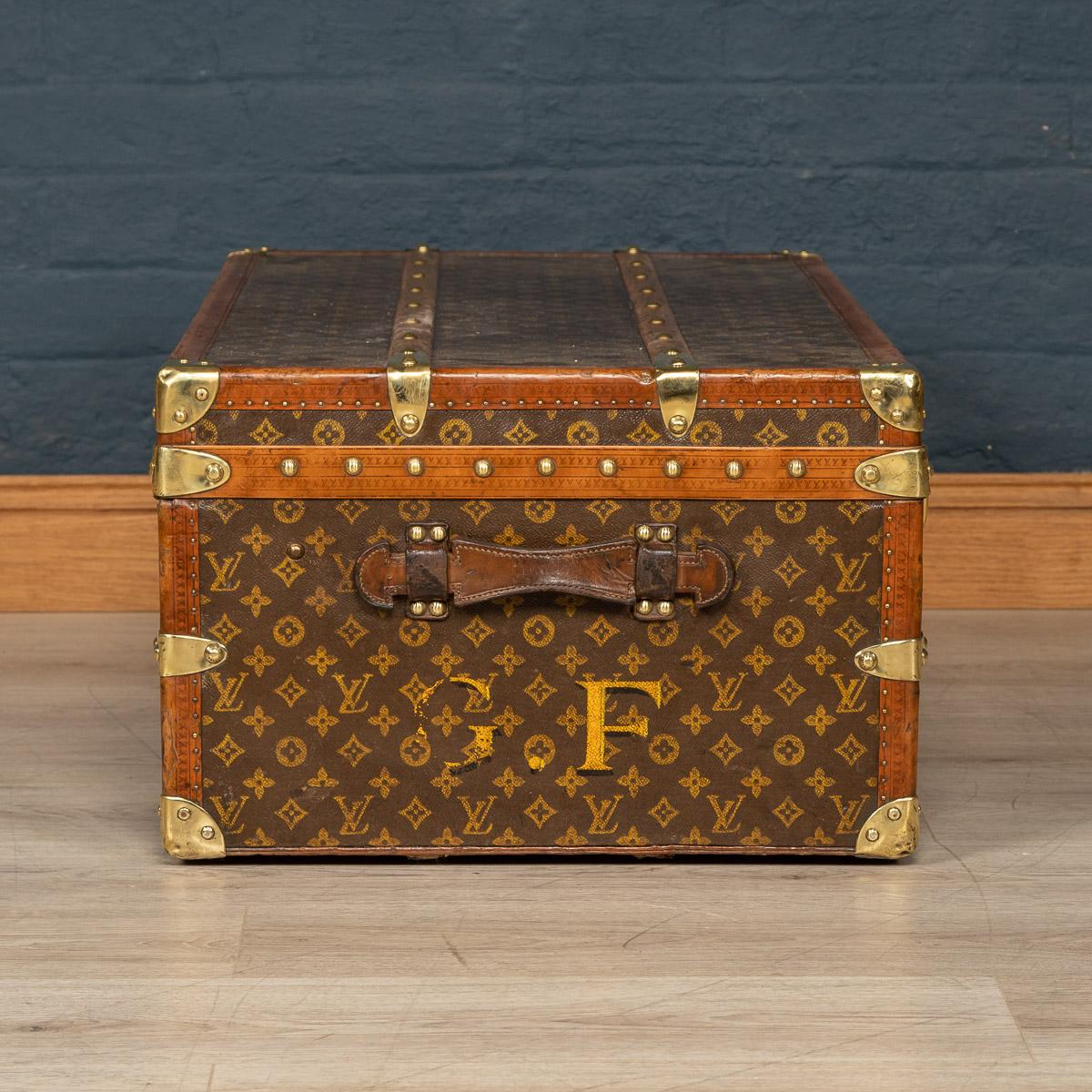 20th Century Louis Vuitton Cabin Trunk in Monogrammed Canvas, France, circa 1920 1