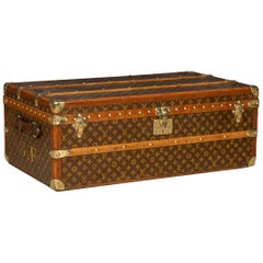 20th Century Louis Vuitton Cabin Trunk in Monogrammed Canvas, France, circa 1920