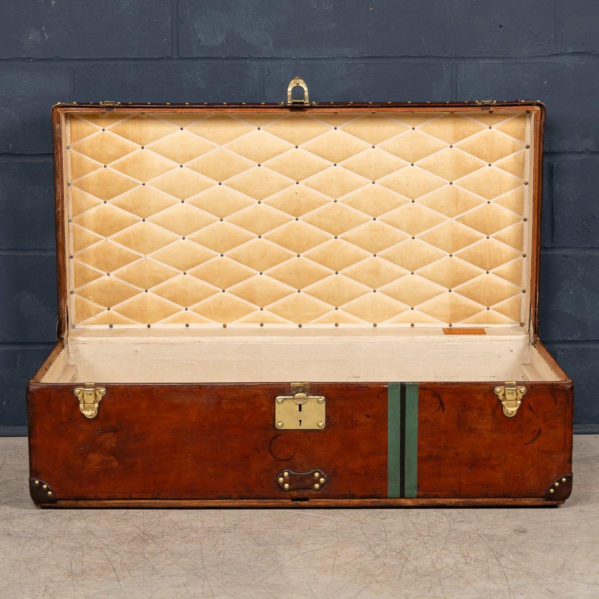 Antiguo baúl de cabina Louis Vuitton del siglo XX en piel de vaca natural, Francia c.1920 4
