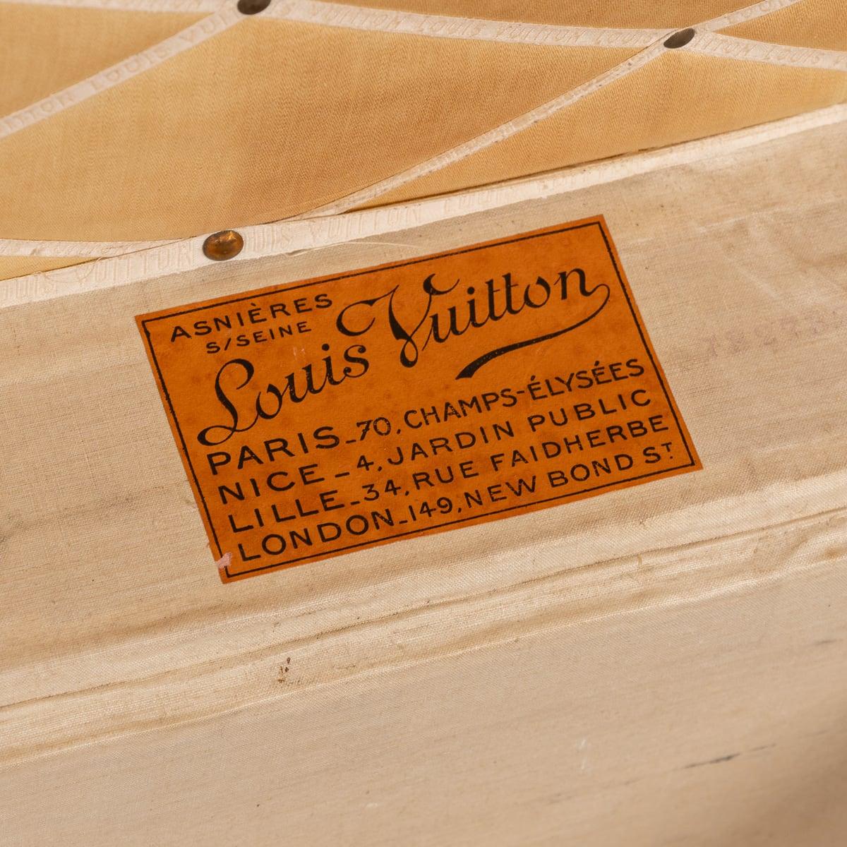 Antiguo baúl de cabina Louis Vuitton del siglo XX en piel de vaca natural, Francia c.1920 6