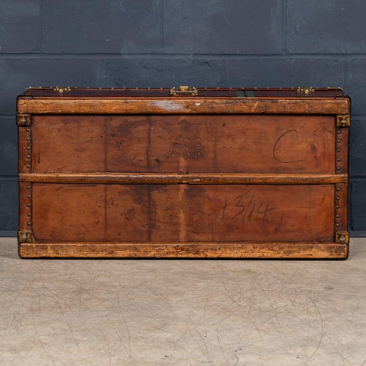 Antiguo baúl de cabina Louis Vuitton del siglo XX en piel de vaca natural, Francia c.1920 2