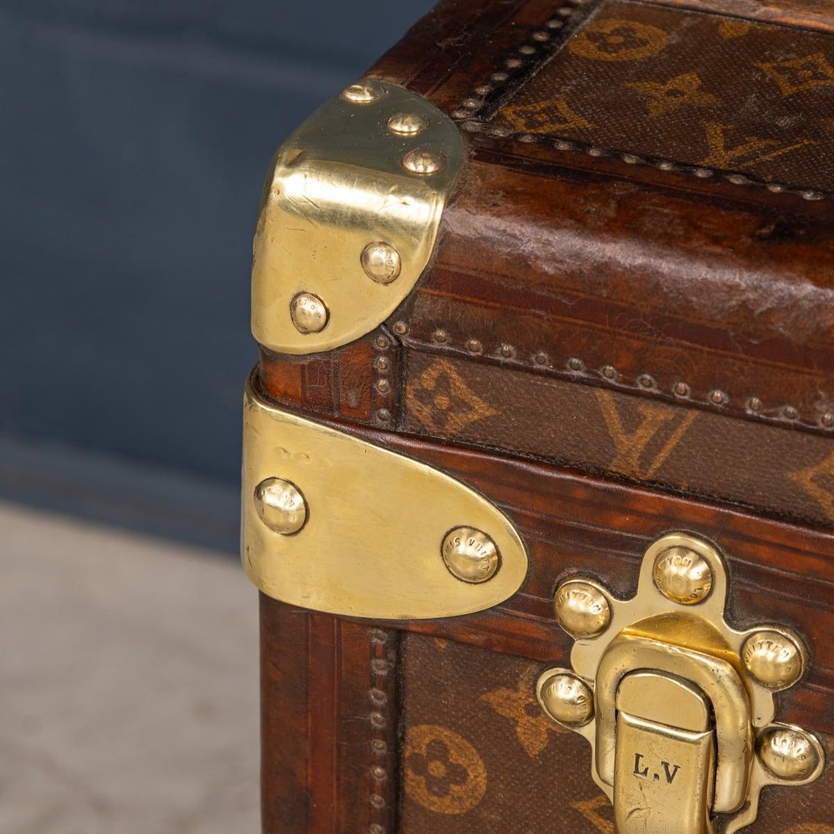 Antique 20thC Louis Vuitton Courier Trunk In Monogram Canvas, France c.1920 For Sale 8