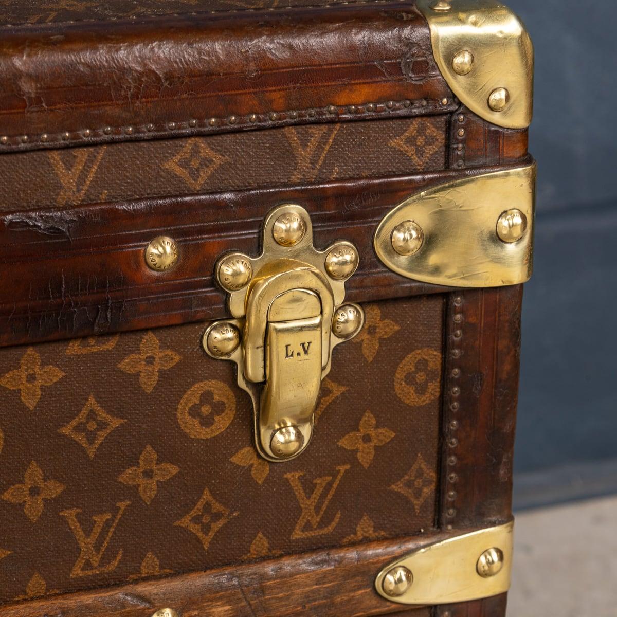 Antique 20thC Louis Vuitton Courier Trunk In Monogram Canvas, France c.1920 For Sale 9