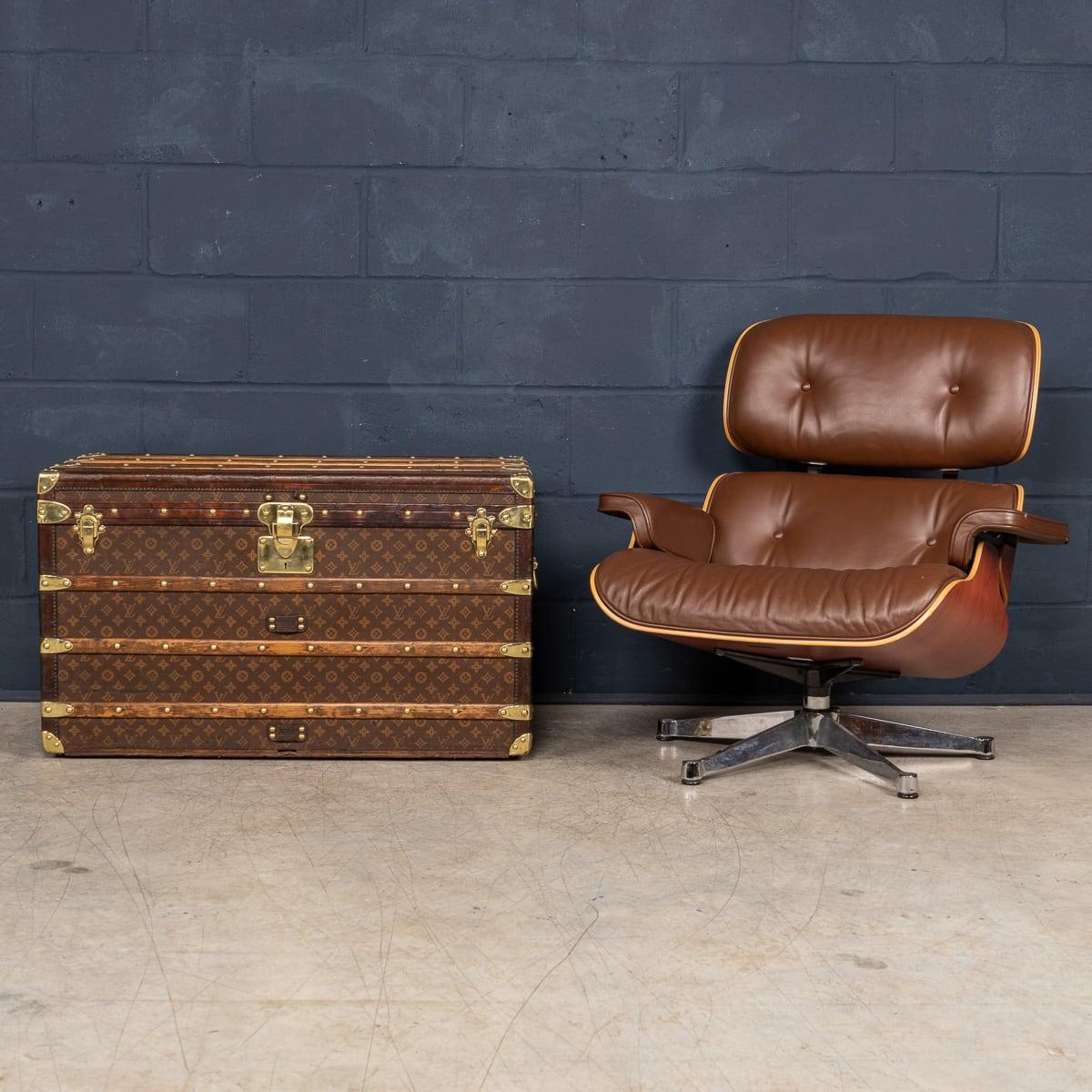 Other Antique 20thC Louis Vuitton Courier Trunk In Monogram Canvas, France c.1920 For Sale