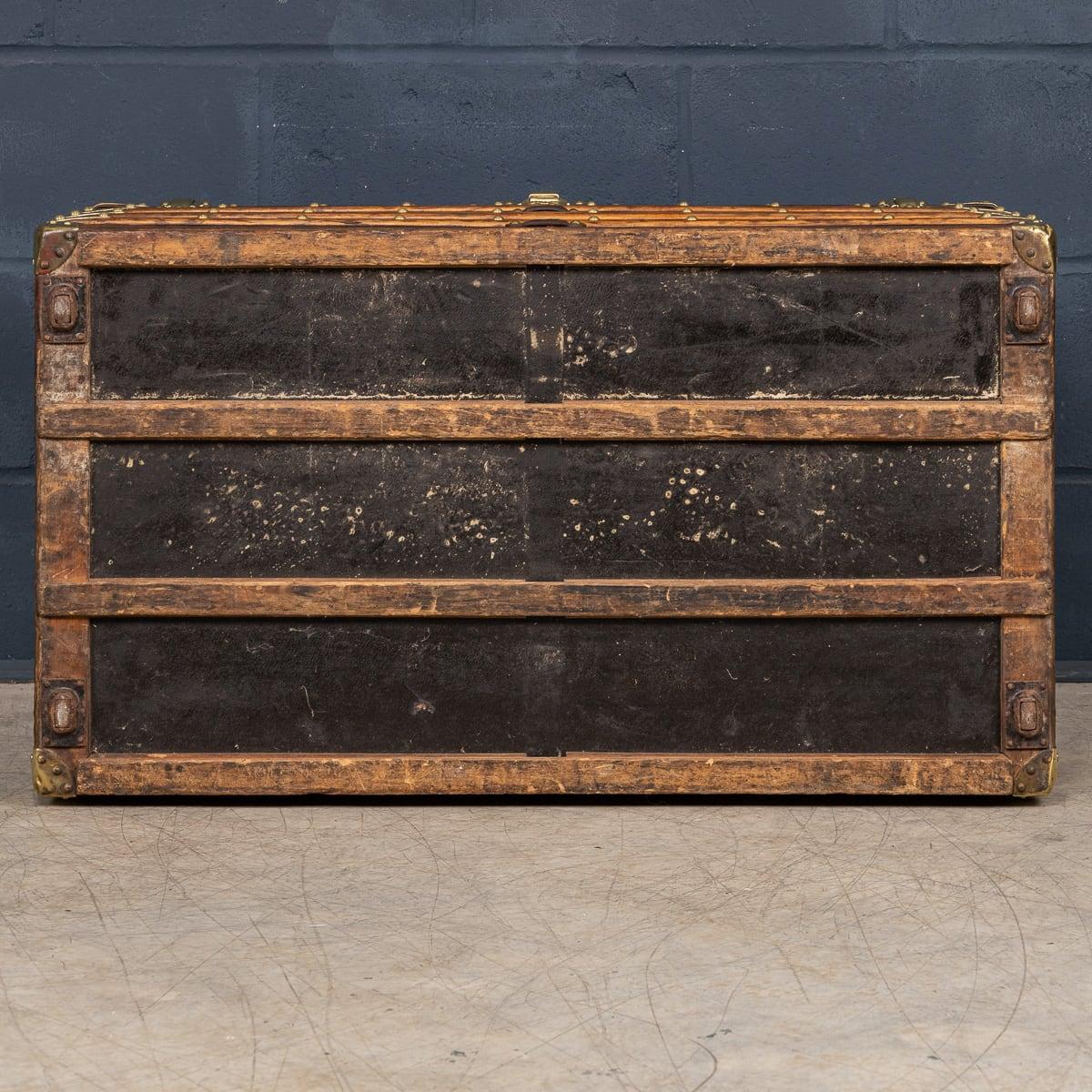 Antique 20thC Louis Vuitton Courier Trunk In Monogram Canvas, France c.1920 For Sale 1