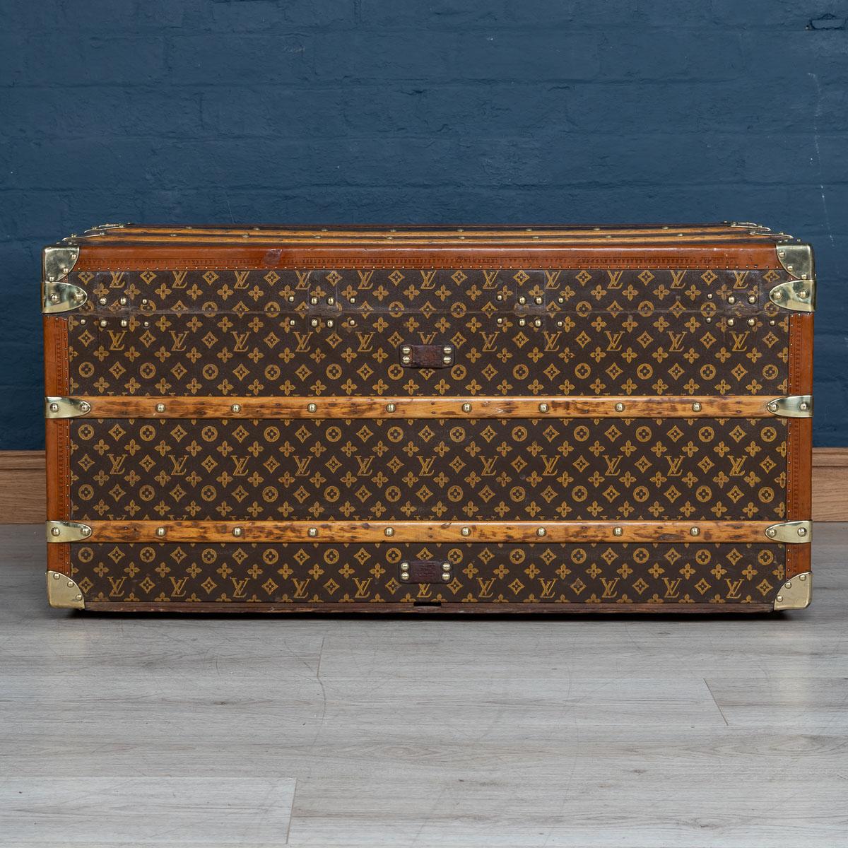 Antique 20thC Louis Vuitton Courier Trunk In Monogram Canvas, Paris c.1930 In Good Condition In Royal Tunbridge Wells, Kent