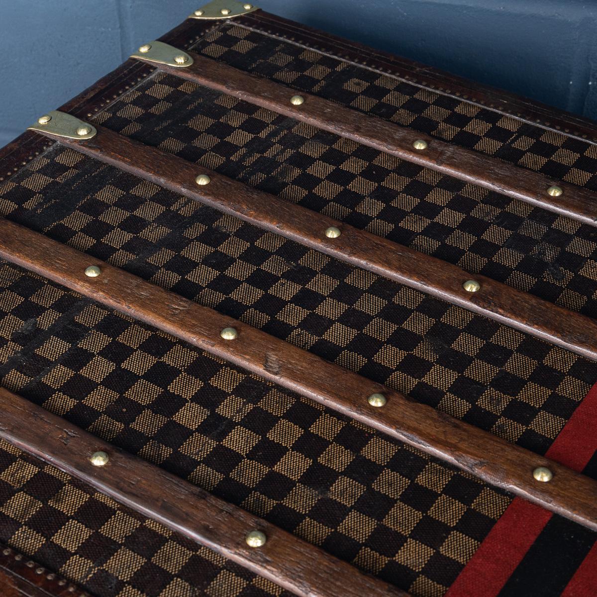 Ancienne malle haute Louis Vuitton du 20e siècle en toile de damier, France c.1900 en vente 6