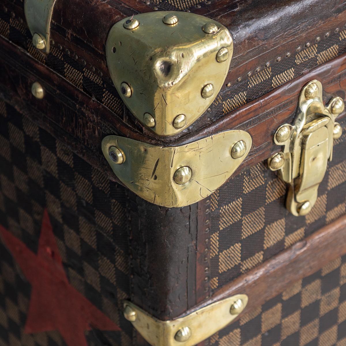 Ancienne malle haute Louis Vuitton du 20e siècle en toile de damier, France c.1900 en vente 8