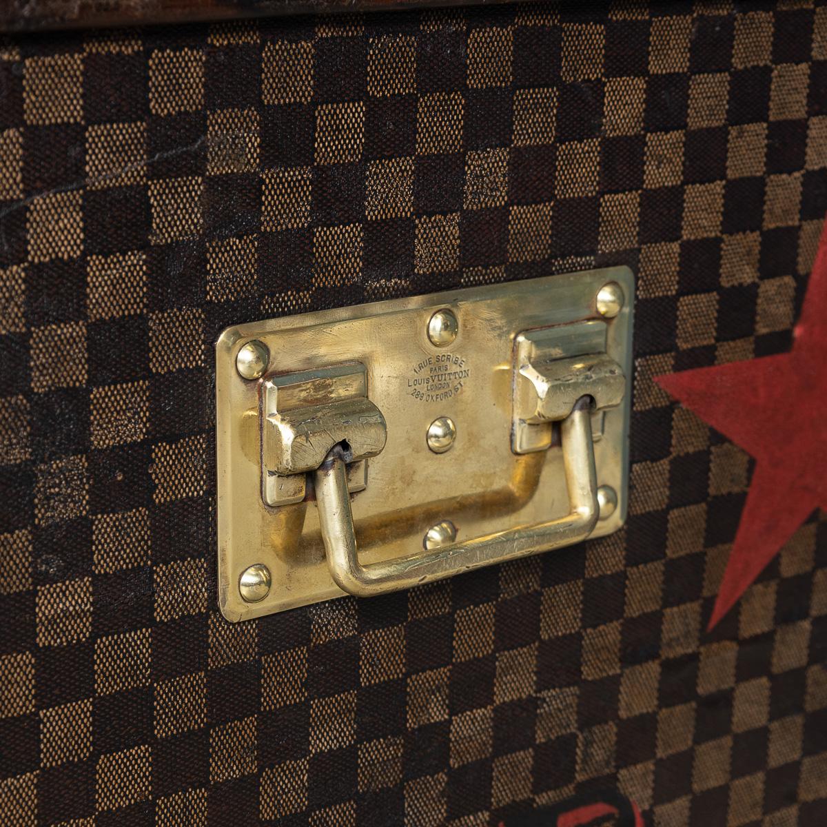 Ancienne malle haute Louis Vuitton du 20e siècle en toile de damier, France c.1900 en vente 11