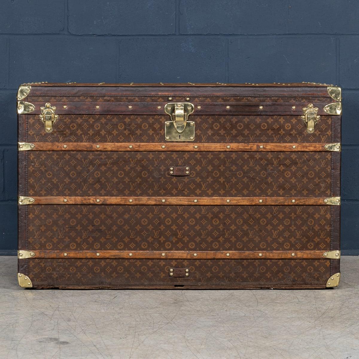 Altro Antico baule Louis Vuitton Haute del XX secolo in tela Monogram, Francia, 1910 ca. in vendita
