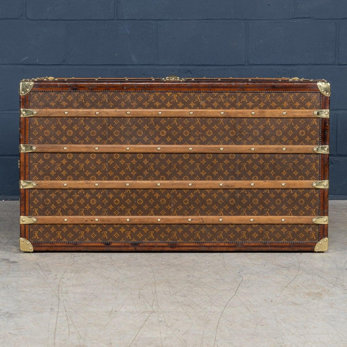 Antique 20thC Louis Vuitton Malle Haute Trunk In Monogram Canvas, France c.1910 For Sale 1