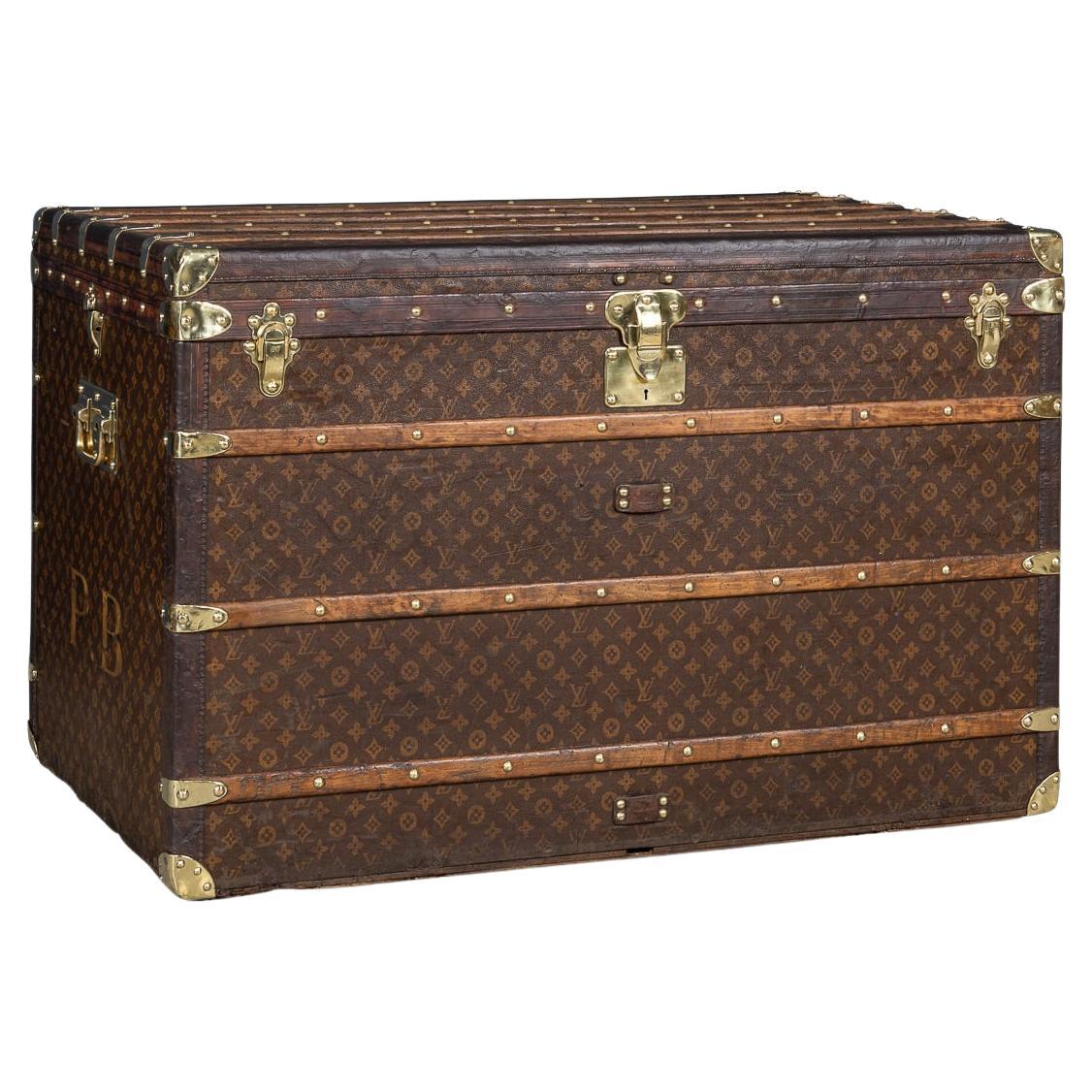 Antiguo baúl Louis Vuitton Malle Haute del siglo XX en lienzo con monograma, Francia c.1910