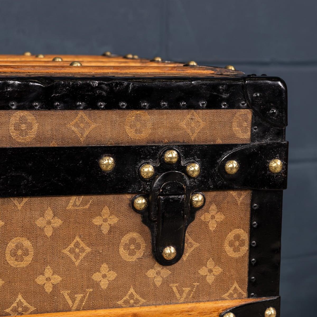 Antiguo baúl Louis Vuitton 